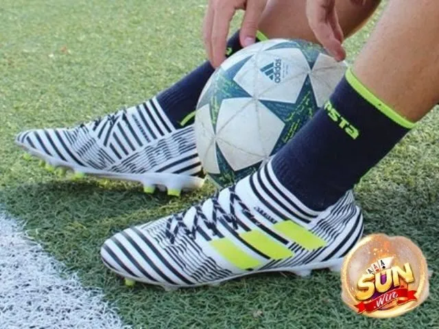 Top 5+ địa chỉ mua bóng đá uy tín cho cầu thủ tham khảo 2 Soccerstore địa chỉ bán bóng đá uy tín